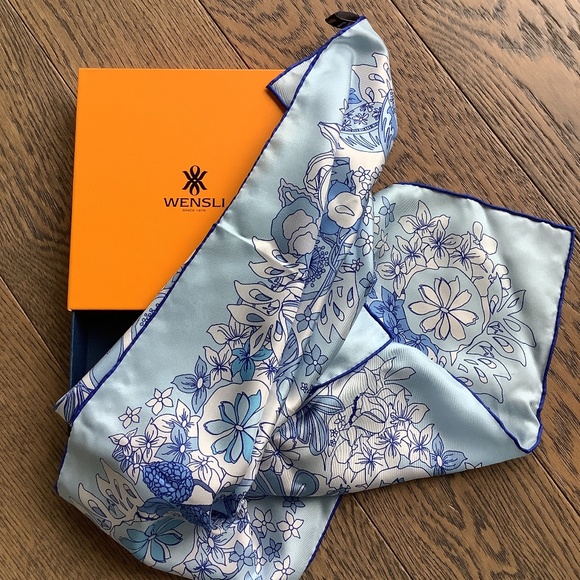 NWOT Wensli Scarf - Picture 1 of 4
